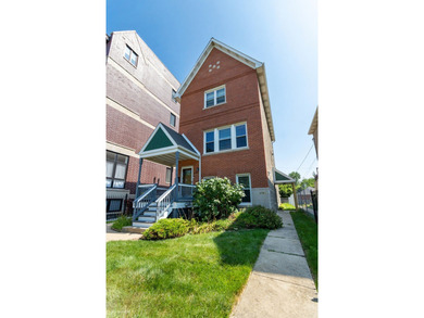 Rarely available Lake Park Avenue duplex! This property offers - photo 2
