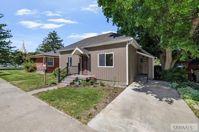 Downtown living done right! Nestled in the heart of Idaho Falls - photo 2