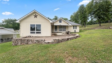 Charming 3-bedroom, 1-bath cabin offering all main-level living - photo 1