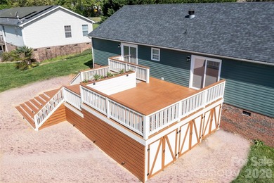Welcome to your Lake Norman waterfront home! Drought resistant - photo 4