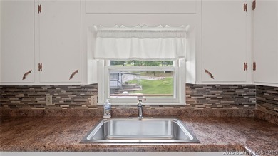 Charming 3-bedroom, 1-bath cabin offering all main-level living - photo 7