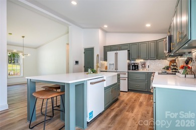 Welcome to your Lake Norman waterfront home! Drought resistant - photo 7
