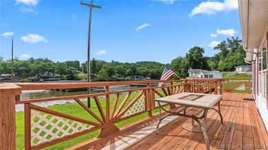 Experience the best of Lake of the Ozarks living in this - photo 2