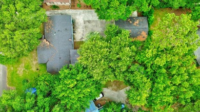Looking for the perfect lake retreat, retirement home, or a - photo 12
