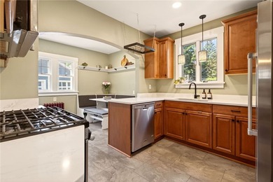 Timeless Browncroft beauty! Welcome to 29 Elmcroft Rd, a - photo 14