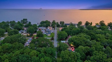 Looking for the perfect lake retreat, retirement home, or a - photo 15