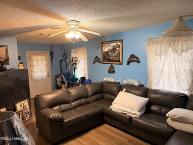 Charming single-family home situated on a beautiful country lot - photo 17