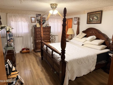 Charming single-family home situated on a beautiful country lot - photo 20