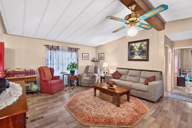 Looking for the perfect lake retreat, retirement home, or a - photo 21