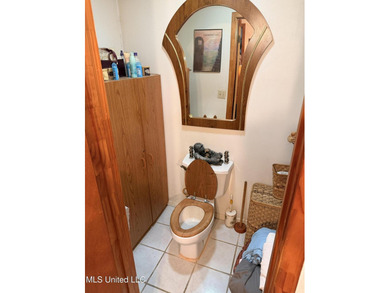 Charming single-family home situated on a beautiful country lot - photo 21