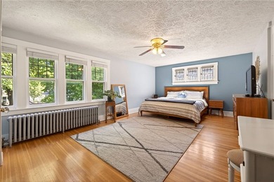 Timeless Browncroft beauty! Welcome to 29 Elmcroft Rd, a - photo 22