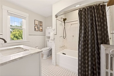 Timeless Browncroft beauty! Welcome to 29 Elmcroft Rd, a - photo 27
