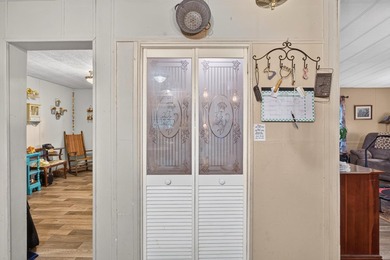 Looking for the perfect lake retreat, retirement home, or a - photo 28