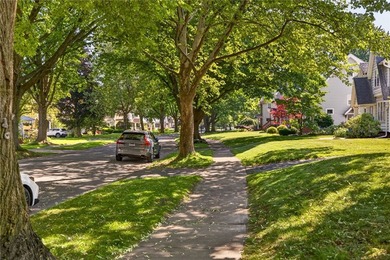 Timeless Browncroft beauty! Welcome to 29 Elmcroft Rd, a - photo 39