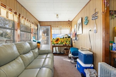 Escape to this 2 bed, 1 bath lakeside retreat located on 3 - photo 4
