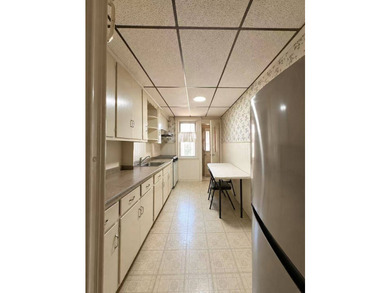 Solid brick attached single-family home located on a quiet - photo 4