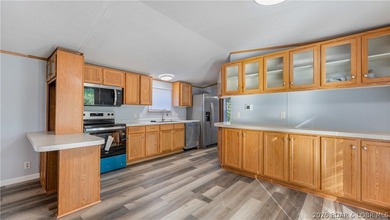 Completely refreshed and move-in ready, this beautifully - photo 2
