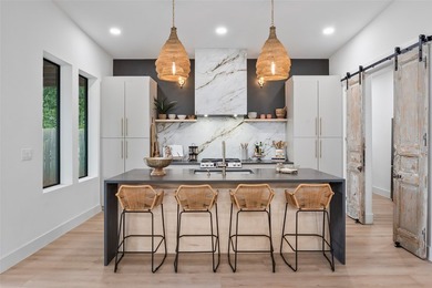 Lake life done right! This 3 bedroom, 2 bathroom custom home at - photo 3