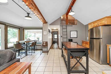 Turnkey lake home with lots to love! Find an updated three - photo 6