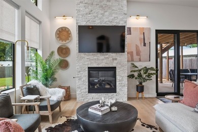 Lake life done right! This 3 bedroom, 2 bathroom custom home at - photo 7
