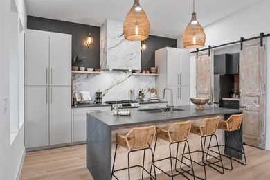 Lake life done right! This 3 bedroom, 2 bathroom custom home at - photo 9