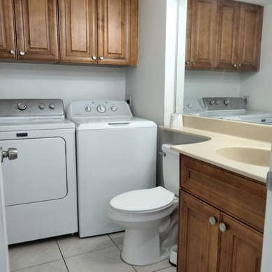 BEAUTIFUL 2BR/2.5BTH TOWNHOUSE W/ DIRECT LAKE VIEW. FULLY - photo 12