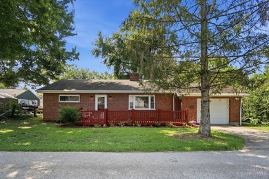 Welcome home to 417 Davis Ln. This well maintained brick ranch - photo 3