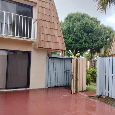 BEAUTIFUL 2BR/2.5BTH TOWNHOUSE W/ DIRECT LAKE VIEW. FULLY - photo 13