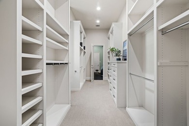 Privacy is everything in this exclusive 2-acre property located - photo 18