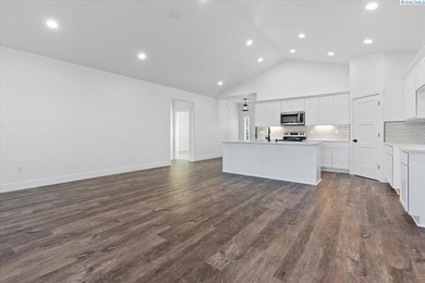 MLS# 287172 Discover the perfect blend of space, style, and - photo 4