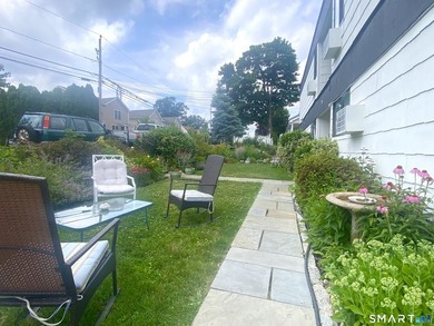 Ultra convenient location near Connecticut Ave, a short drive to - photo 3
