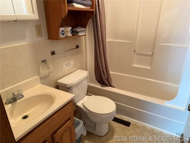Eagles Nest is a two-bedroom cabin. Fully equipped kitchen - photo 10