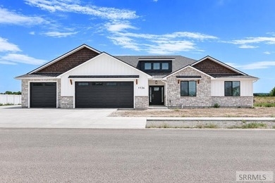 This one is amazing! Located in the highly desirable Pine Brook - photo 1