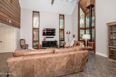 HIDDEN GEM IN THE HEART OF OCEAN SPRINGS...... Nestled among - photo 17