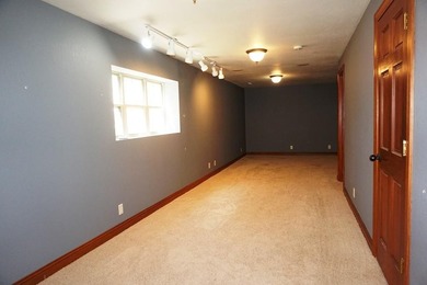 Beautiful open design custom home offers 3 BRs, 4 baths, hickory - photo 18