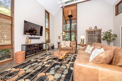 HIDDEN GEM IN THE HEART OF OCEAN SPRINGS...... Nestled among - photo 20