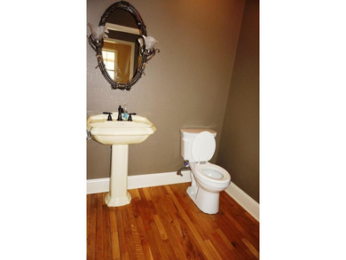 Beautiful open design custom home offers 3 BRs, 4 baths, hickory - photo 20