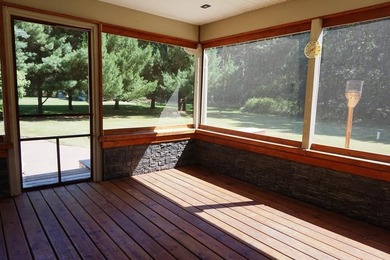 Beautiful open design custom home offers 3 BRs, 4 baths, hickory - photo 21