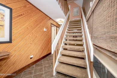 HIDDEN GEM IN THE HEART OF OCEAN SPRINGS...... Nestled among - photo 33
