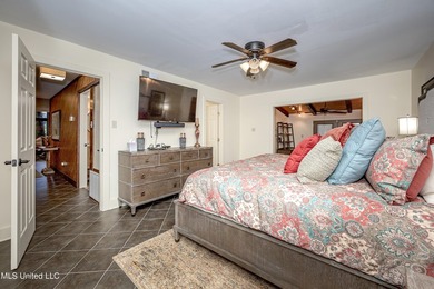 HIDDEN GEM IN THE HEART OF OCEAN SPRINGS...... Nestled among - photo 38