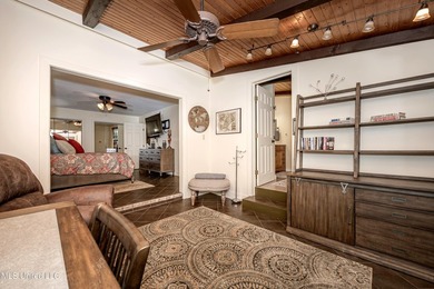 HIDDEN GEM IN THE HEART OF OCEAN SPRINGS...... Nestled among - photo 42