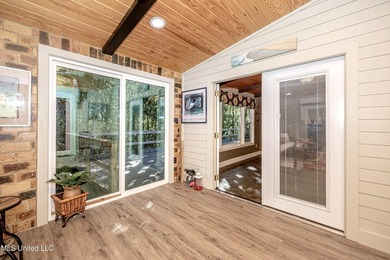 HIDDEN GEM IN THE HEART OF OCEAN SPRINGS...... Nestled among - photo 55