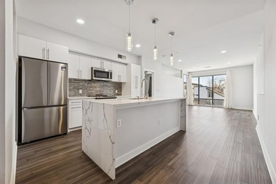 Rare modern 2 bed - 2 bath & study (or formal dining room) in