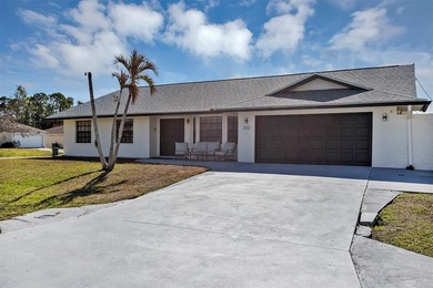 Welcome to 202 SW Holden Terrace a beautifully updated 4-bedroom - photo 3