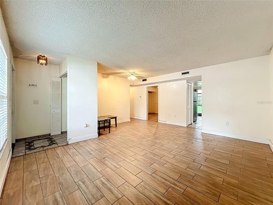 Charming 3 bedroom, 2bath condo in the desirable Village Square - photo 11