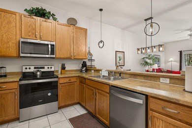 Welcome to this beautifully maintained 2-bedroom, 2-bath - photo 11