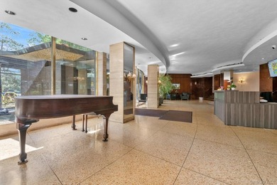Welcome to this spacious one bedroom apartment offering comfort - photo 12