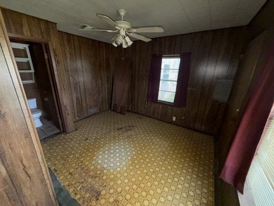 Owner finance opportunity, Easy to qualify! Home needs TLC and - photo 4