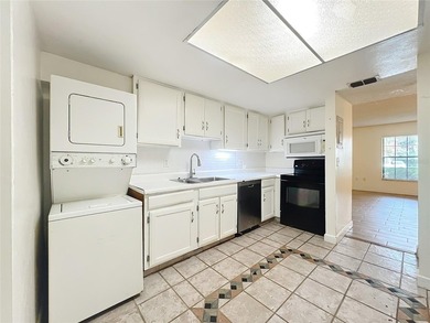 Charming 3 bedroom, 2bath condo in the desirable Village Square - photo 18