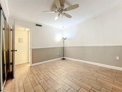 Charming 3 bedroom, 2bath condo in the desirable Village Square - photo 22